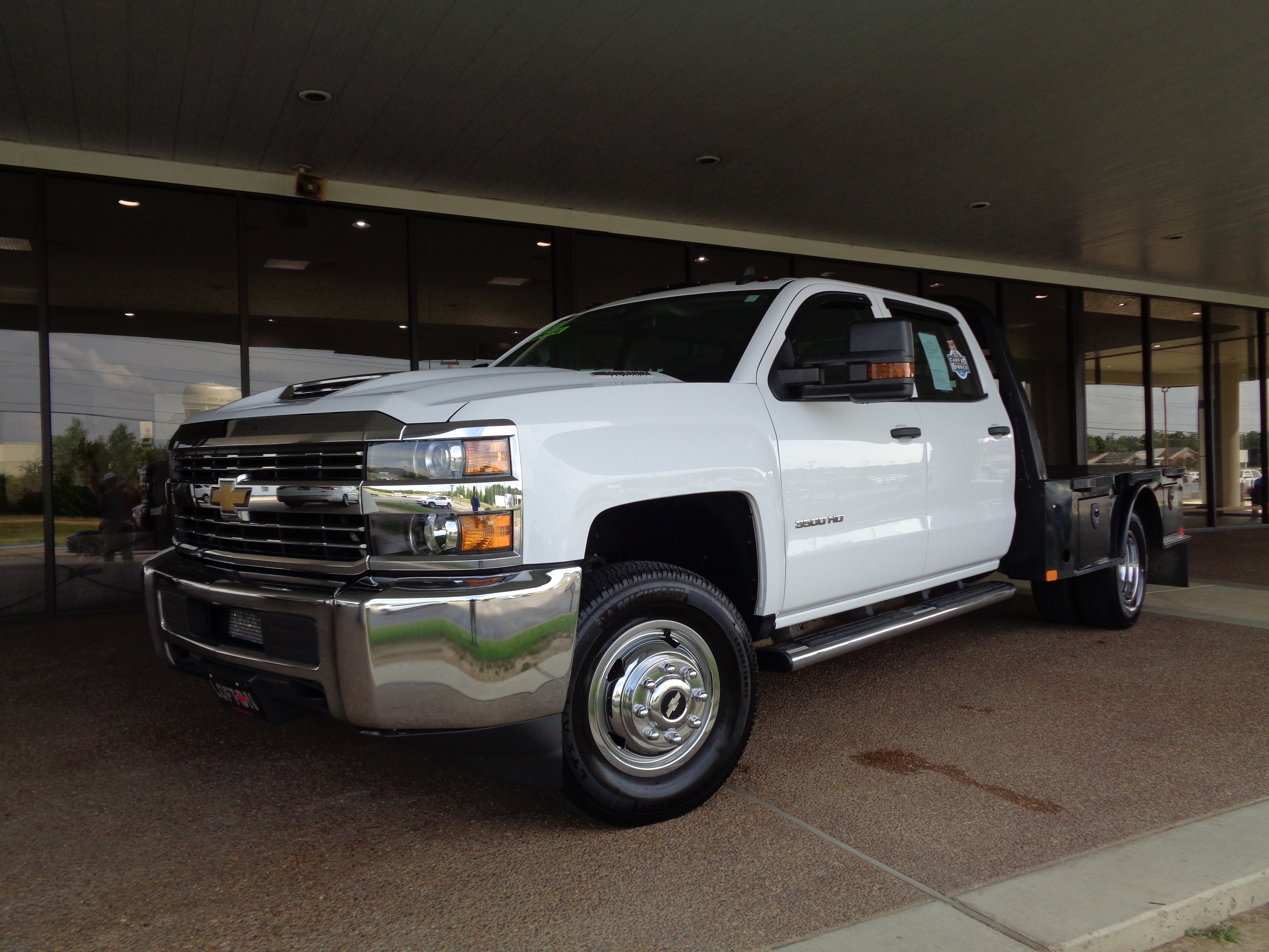 2018 Chevrolet Silverado HD WT 4WD Crew Cab 171.5" WB's photo