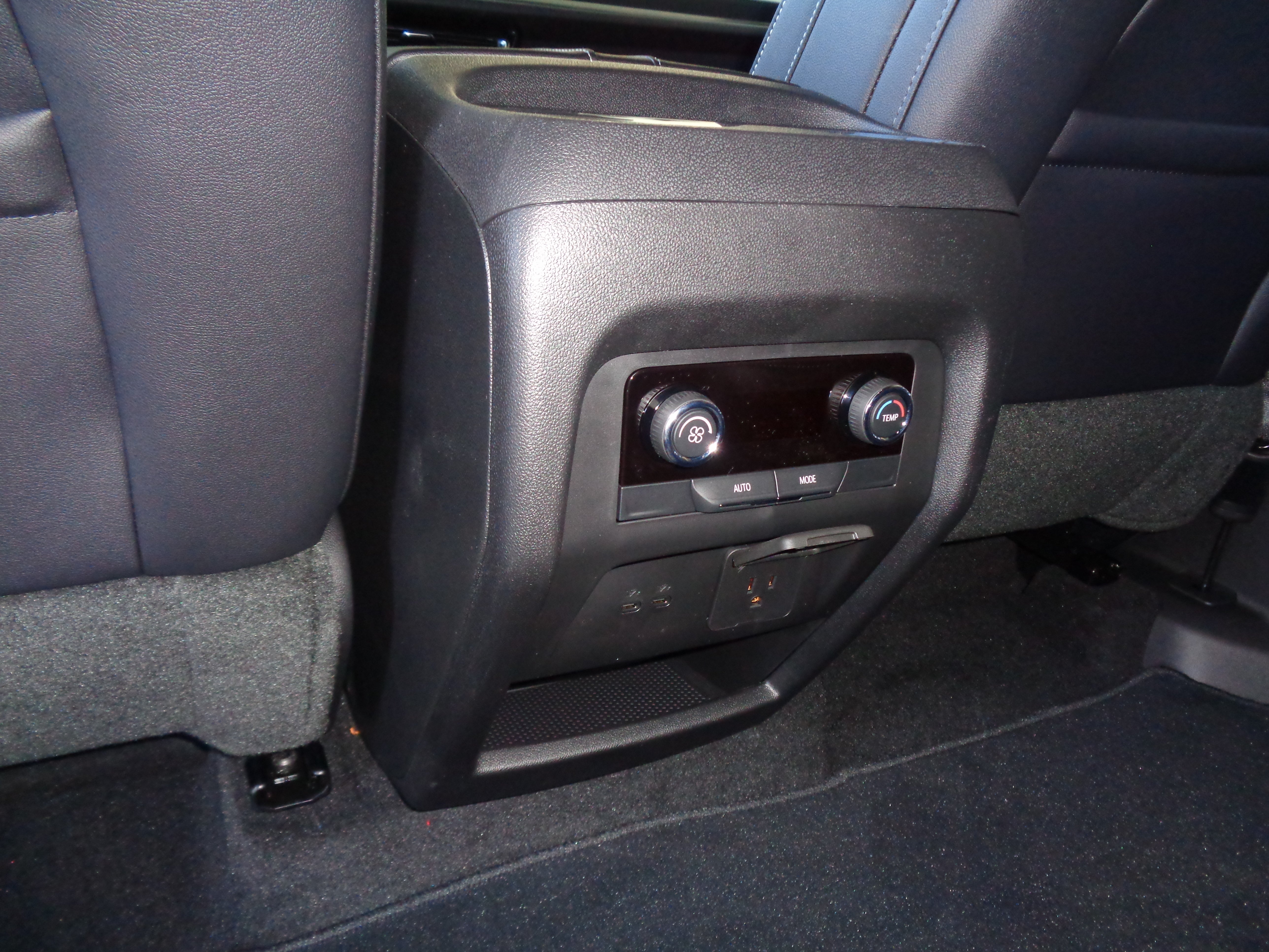 2026 Chevrolet Traverse Base