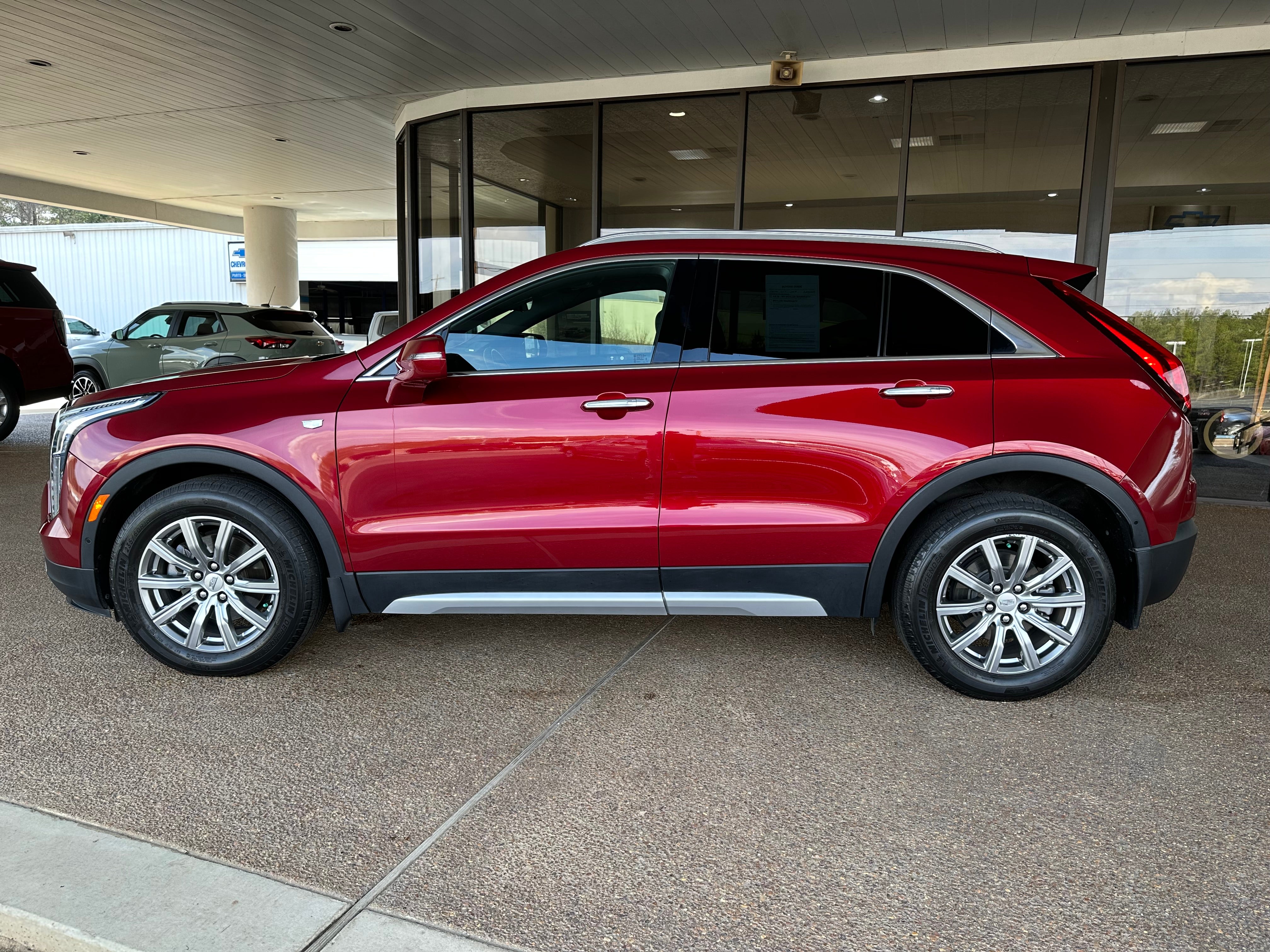 Used 2019 Cadillac XT4 Premium Luxury with VIN 1GYFZCR43KF224350 for sale in Henderson, TN