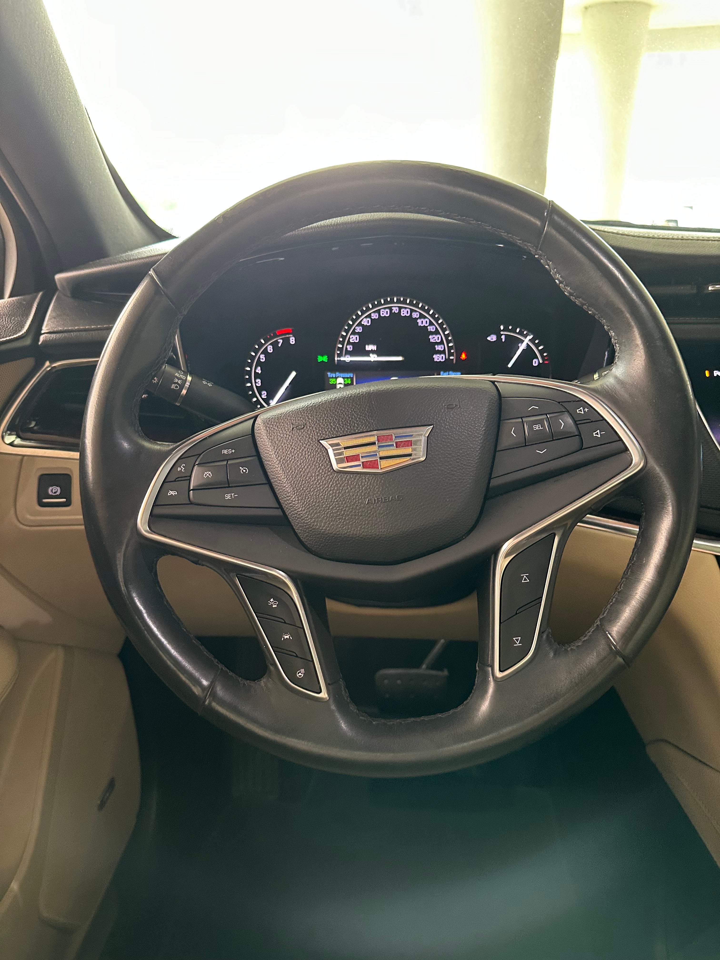2017 Cadillac XT5 Luxury FWD
