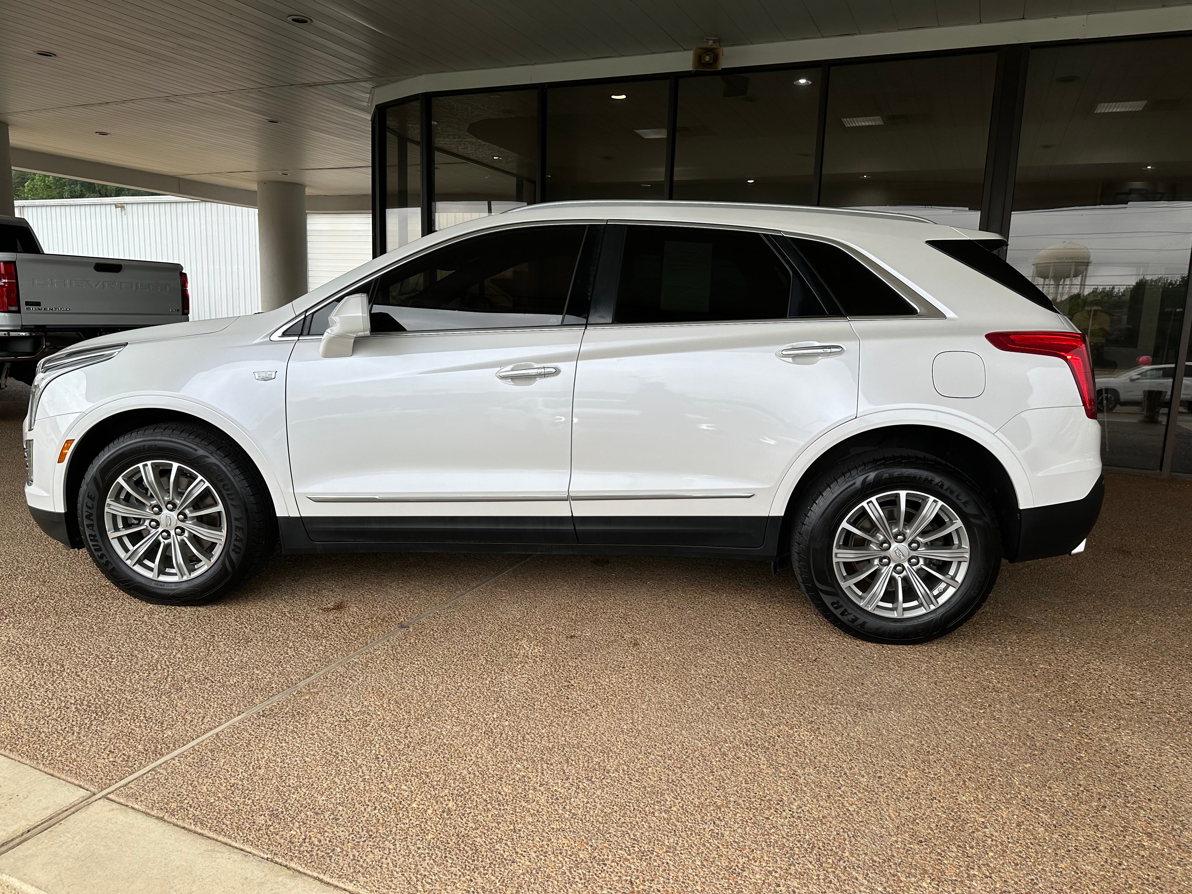 2017 Cadillac XT5 Luxury FWD