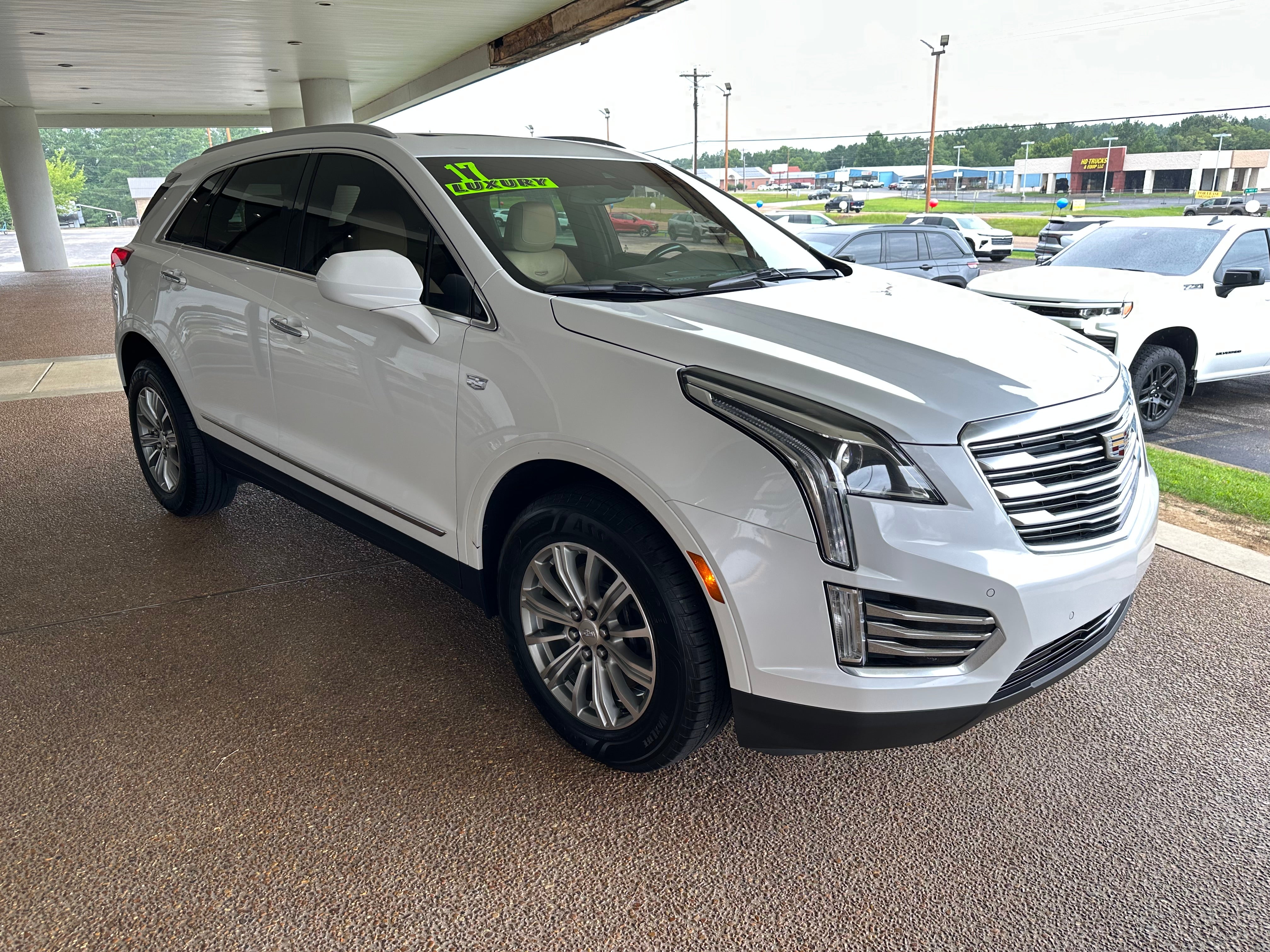 2017 Cadillac XT5 Luxury FWD
