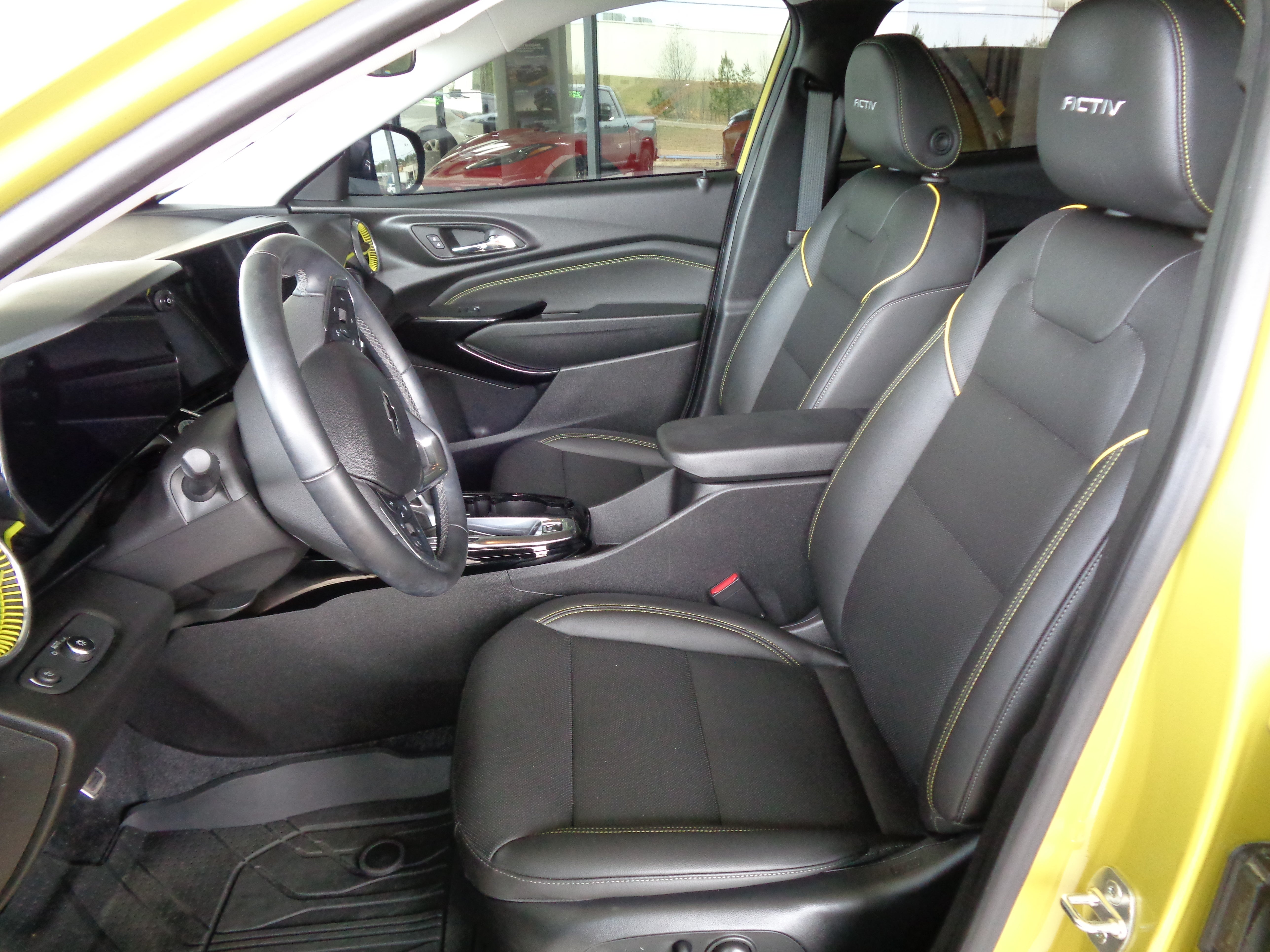 Used 2024 Chevrolet Trax Activ with VIN KL77LKE25RC068587 for sale in Henderson, TN